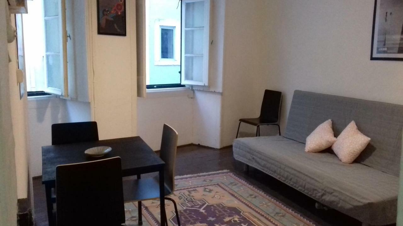 City Center | Chiado Typical Small Flat Лиссабон Экстерьер фото