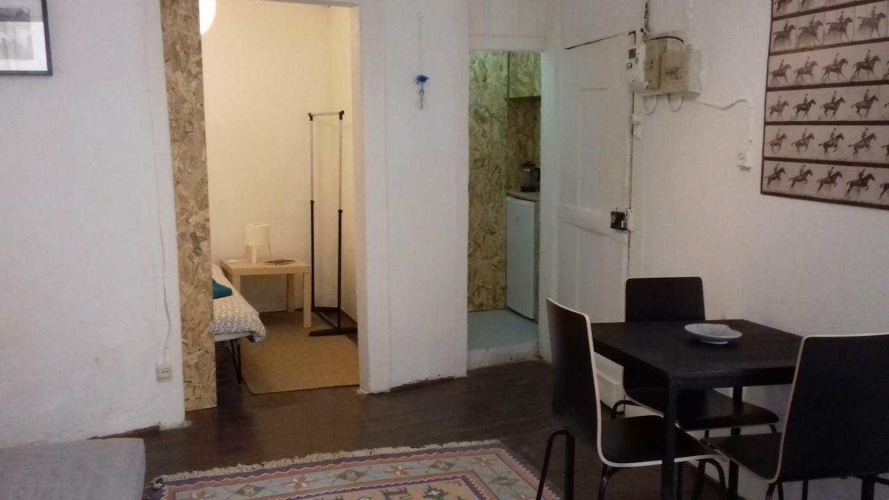 City Center | Chiado Typical Small Flat Лиссабон Экстерьер фото