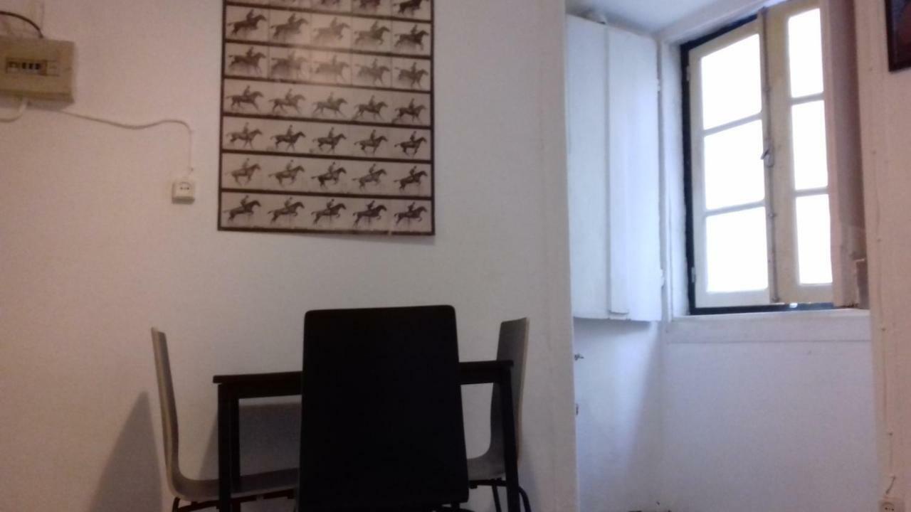 City Center | Chiado Typical Small Flat Лиссабон Экстерьер фото
